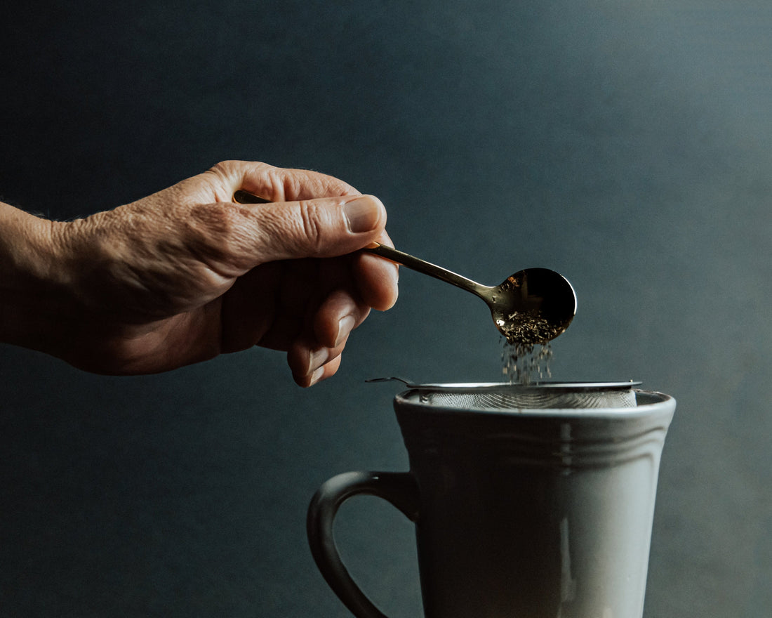 🍵 Comment Consommer Son Thé ou Sa Tisane ? L’Art de Déguster une Infusion